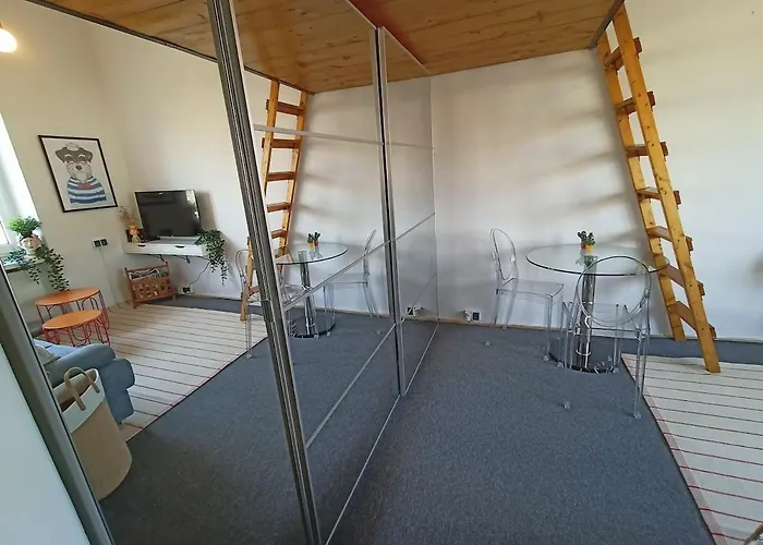 In Heritage Bldg Apartment